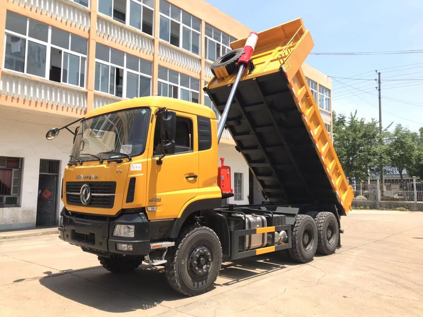 Xe tải ben 3 chân Dongfeng Hoàng Huy 2021